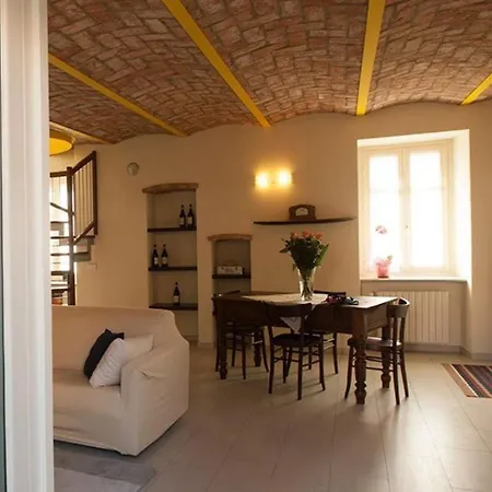 La Rosa Nel Borgo - Con Garage Apartament
