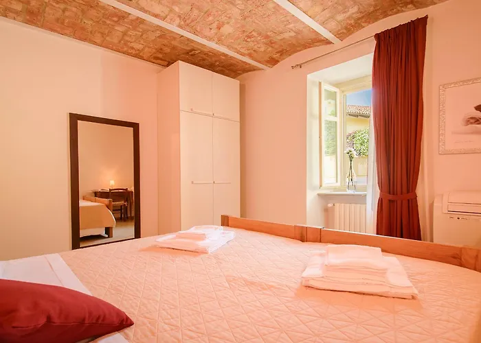 Appartement La Rosa Nel Borgo - Con Garage La Morra